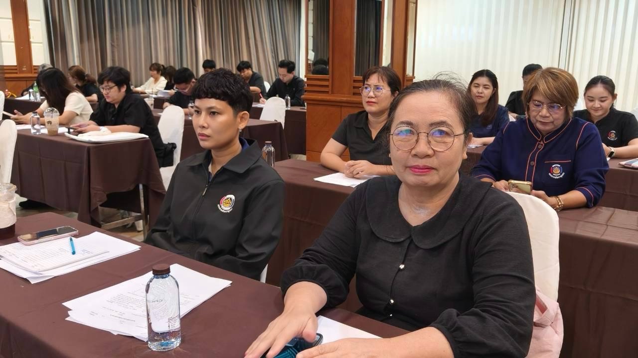 พช.ทรายทองวัฒนา ร่วมประชุมเชิงปฏิบัติการพัฒนาทักษะงาน “เหลียวหลัง แลหน้า งานพัฒนาชุมชน”
